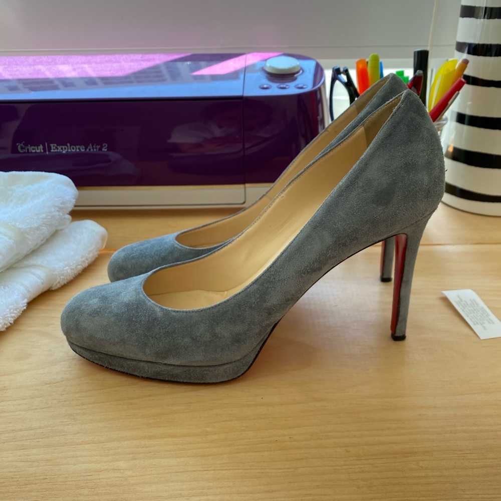 Christian Louboutin pumps size 39